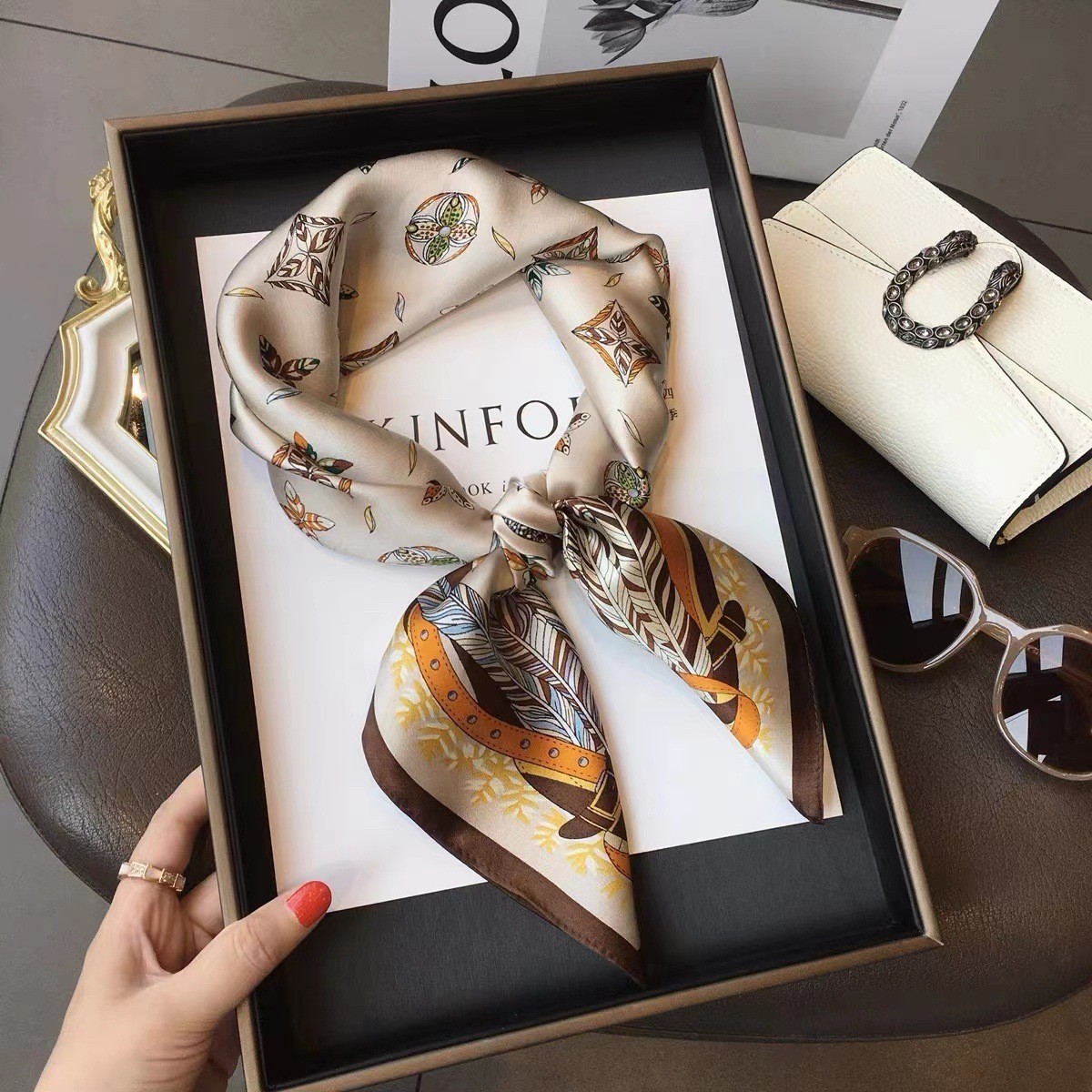 Luxury Bags Online - Lüks Moda Baskı 70*70 cm Ipek