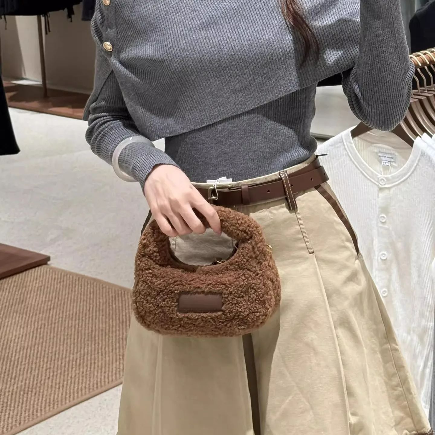 Yarım Ay Tasarım Kuzu Yünü El  - Half Moon Bag Suede incelemesi ve fiyatı