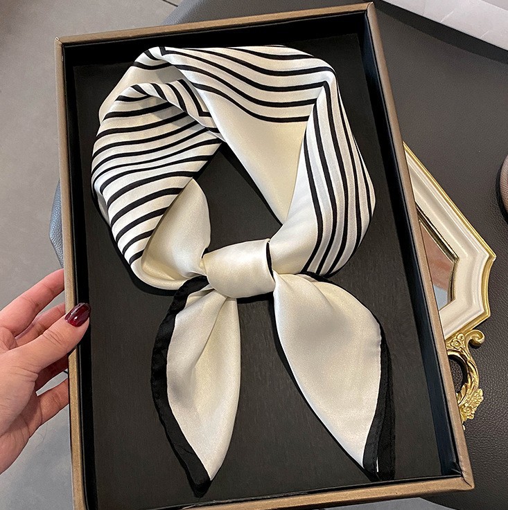 Lüks Moda Baskı 70*70 cm Ipek  - Luxury Bags Online incelemesi ve fiyatı
