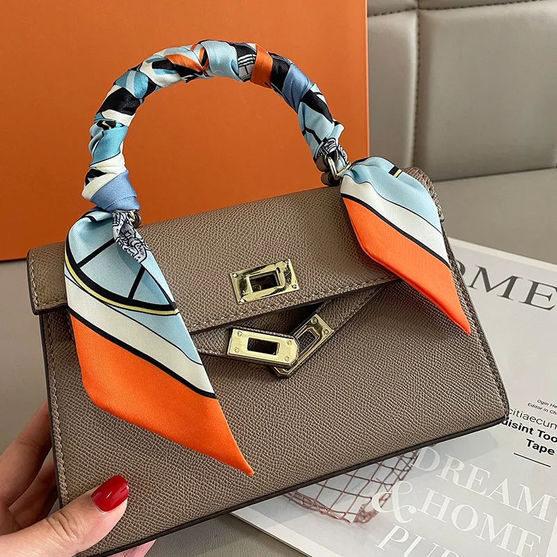 Lüks Marka Baskılı Çanta Askıs - Luxury Bags Online incelemesi ve fiyatı