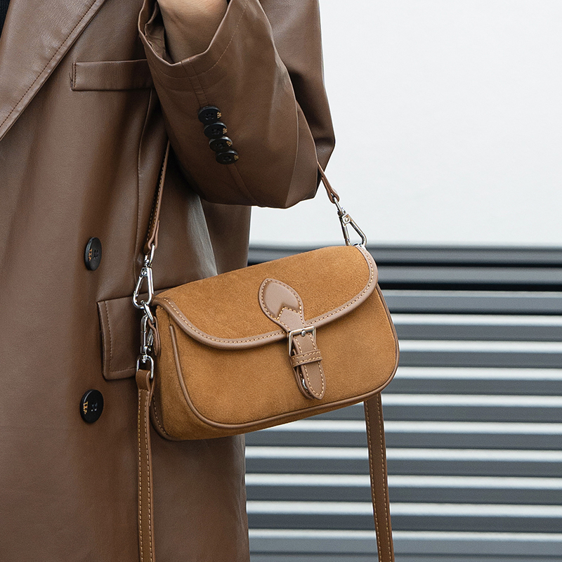 Sonbahar ve kış kadın Doğal Sü - Half Moon Bag Suede incelemesi ve fiyatı