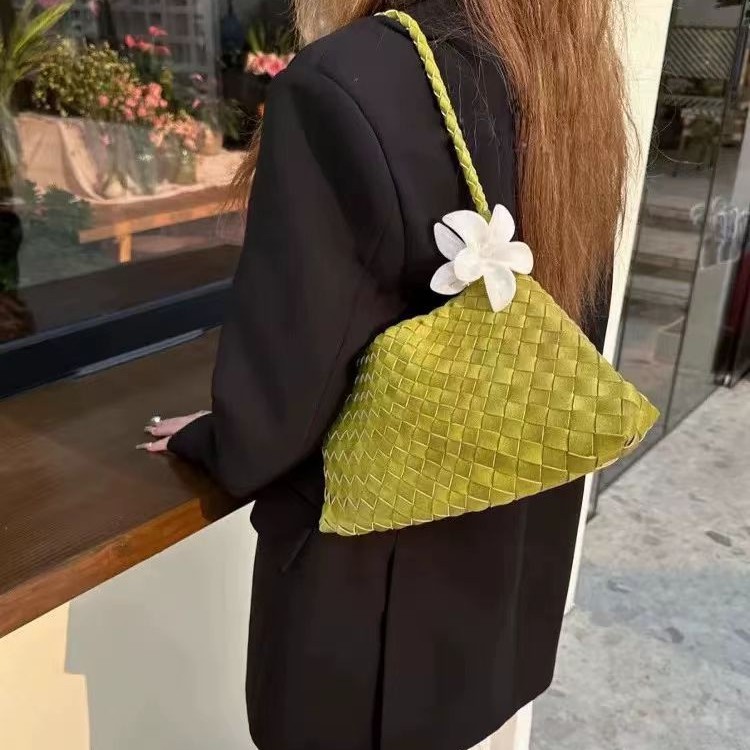 El yapımı popüler lüks tek omu - Half Moon Bag Suede incelemesi ve fiyatı